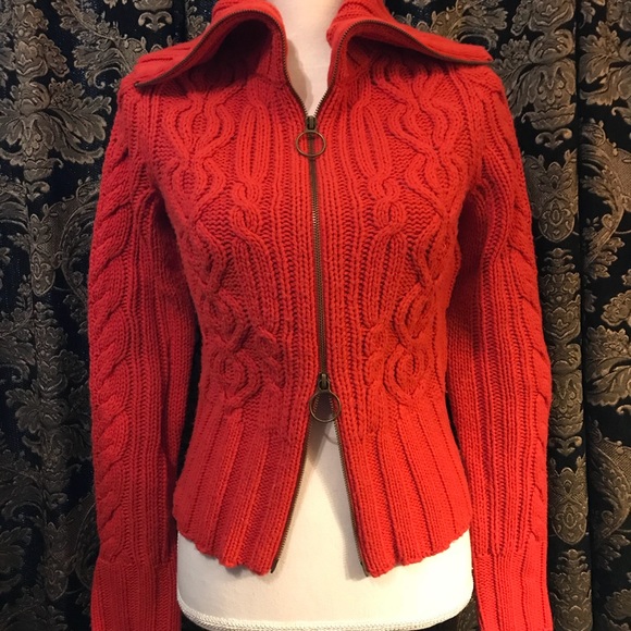 Express Sweater - Picture 3 of 4